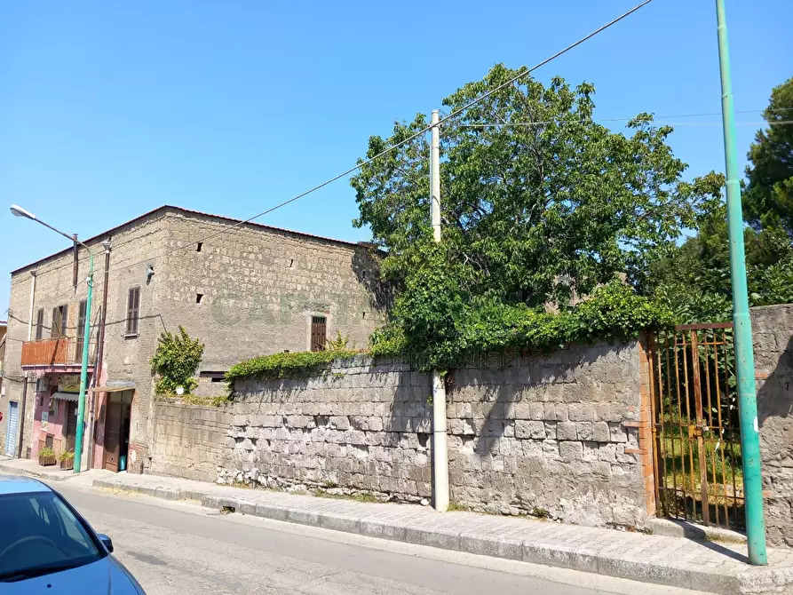 Immagine 27 di Palazzo in vendita  in sirignano a Sirignano