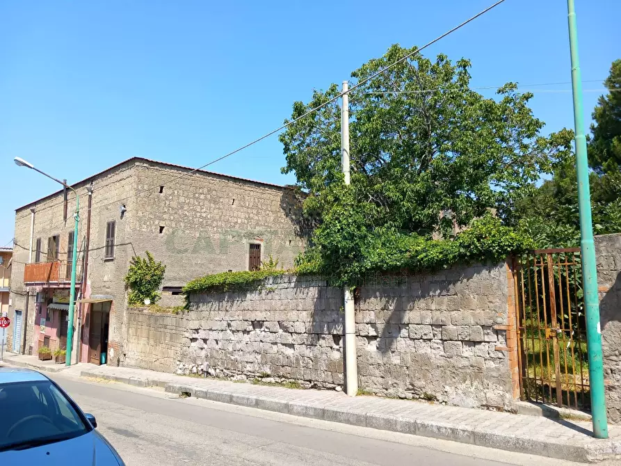 Immagine 2 di Palazzo in vendita  in sirignano a Sirignano