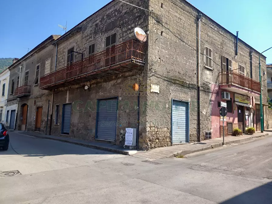 Immagine 3 di Palazzo in vendita  in sirignano a Sirignano