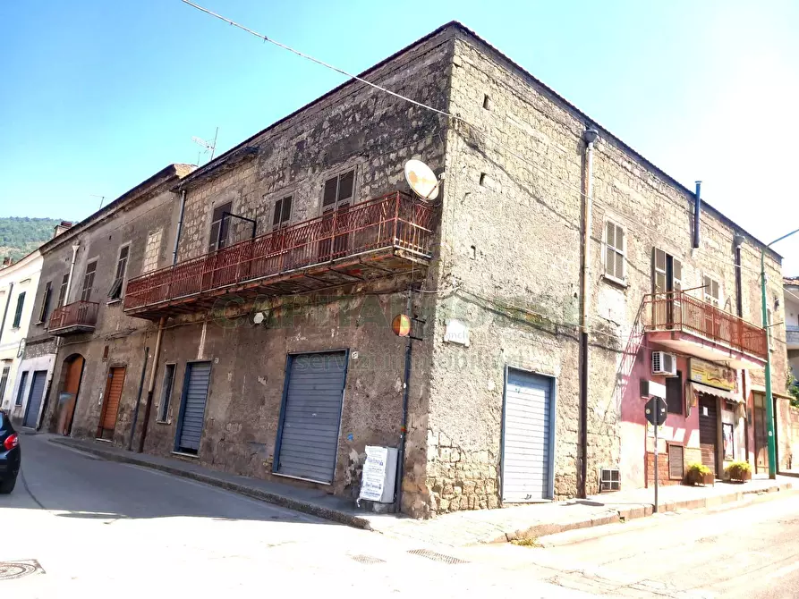 Immagine 1 di Palazzo in vendita  in sirignano a Sirignano