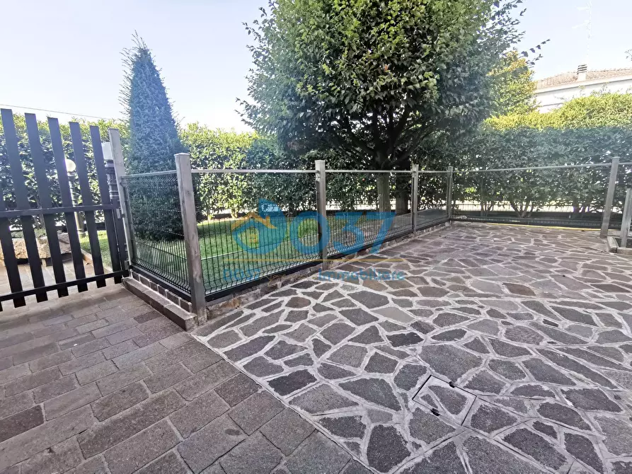 Immagine 1 di Casa indipendente in vendita  in Correggio a Correggio