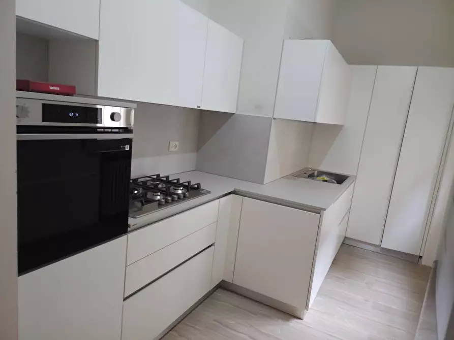 Immagine 3 di Appartamento in vendita  in via Chiassi a Mantova