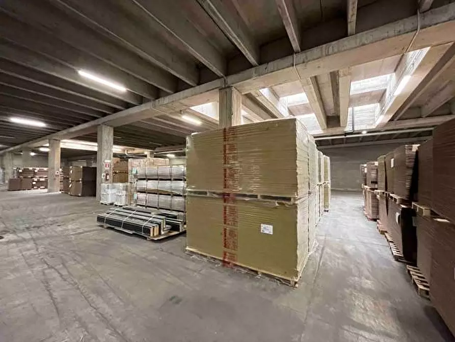 Immagine 4 di Magazzino in affitto  in Via Cristoforo Colombo 1 a Mantova