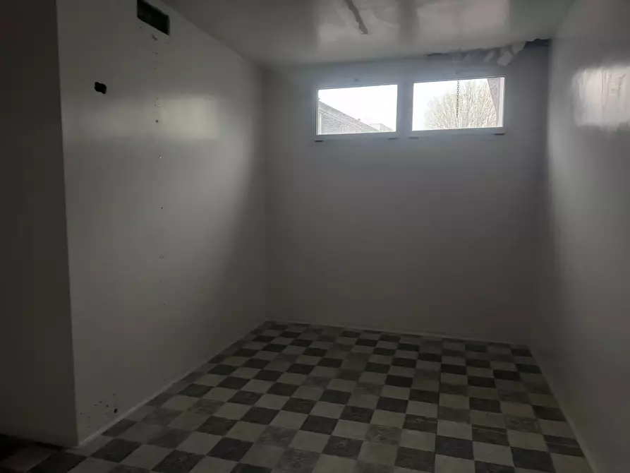 Immagine 6 di Cantina in vendita  in via Gradaro a Mantova