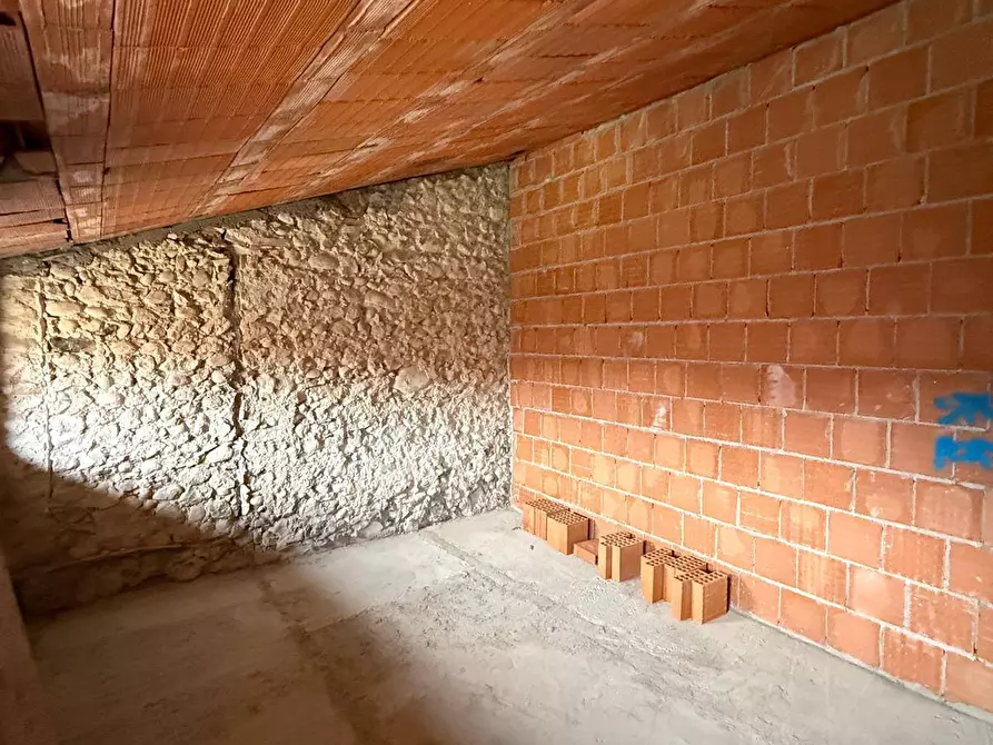 Immagine 3 di Appartamento in vendita  a Volta Mantovana