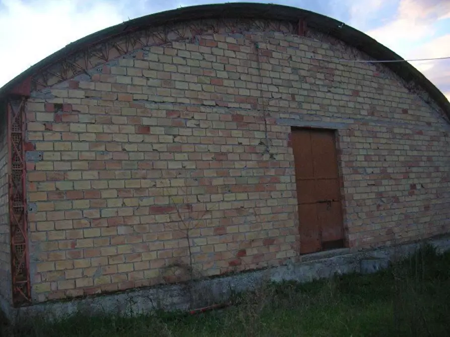 Immagine 4 di Locale commerciale in vendita  in Provinciale 150 a Arielli