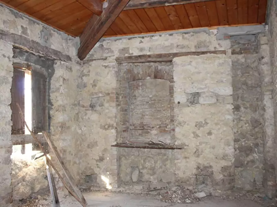 Immagine 13 di Casa indipendente in vendita  a Carunchio