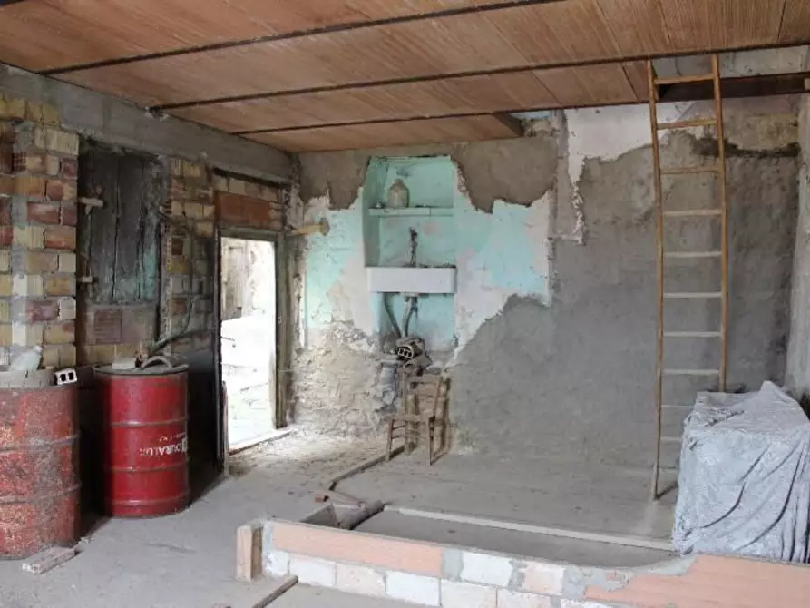 Immagine 4 di Casa indipendente in vendita  in Fuori Porta 42 a Carunchio