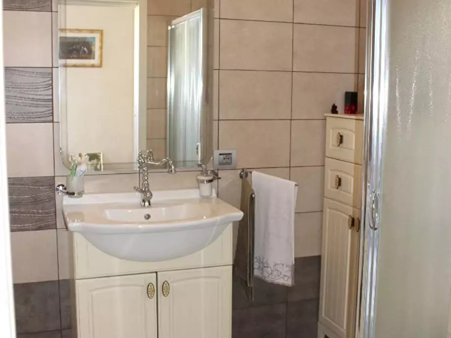 Immagine 15 di Appartamento in vendita  in San Antonio Abate a Carunchio