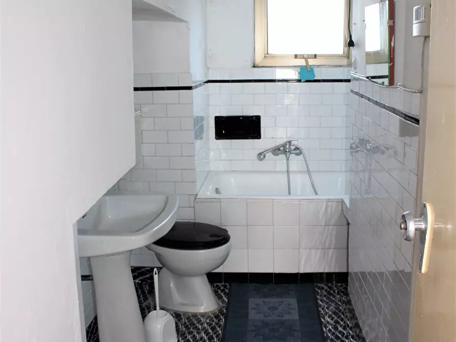 Immagine 14 di Casa indipendente in vendita  in Via Vittorio Veneto 81 a Carunchio