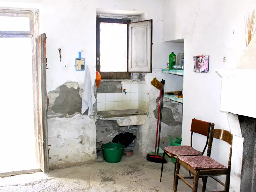 Immagine 10 di Rustico / casale in vendita  in Contrada Ciarioncia snc a Carunchio