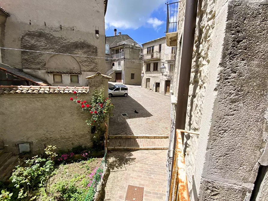 Immagine 15 di Casa semindipendente in vendita  in via Vittorio Veneto a Carunchio