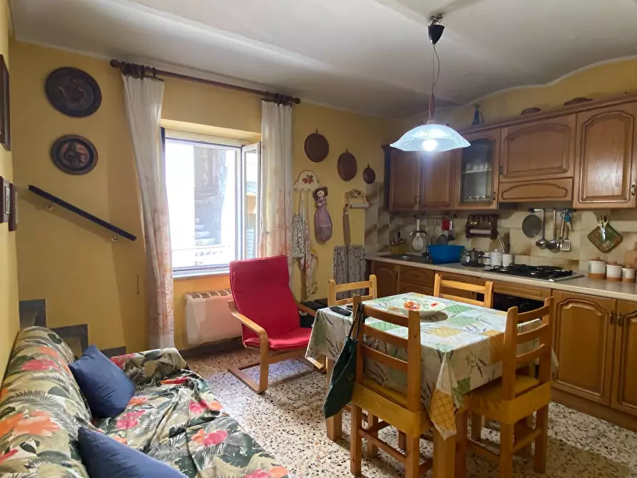 Immagine 4 di Casa semindipendente in vendita  in Corso Umberto I 54 a Carunchio