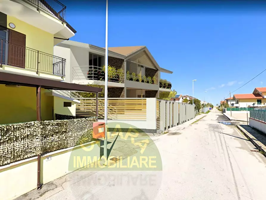 Immagine 2 di Appartamento in vendita  a Montenero Di Bisaccia