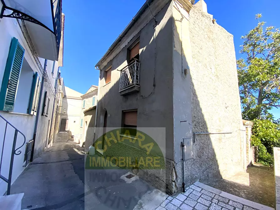 Immagine 1 di Casa semindipendente in vendita  in Via Cesare Battisti 23 a Carunchio