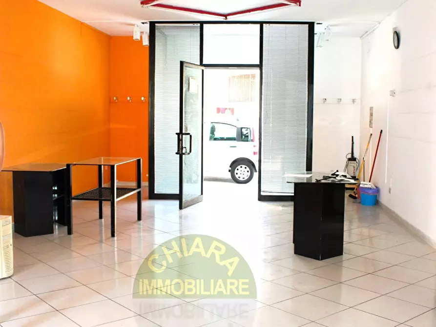 Immagine 6 di Locale commerciale in vendita  in Corso Duca degli Abruzzi 5 a Cupello