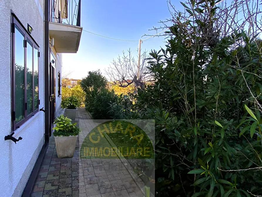 Immagine 8 di Villa in vendita  in Contrada Tratturo a Gissi