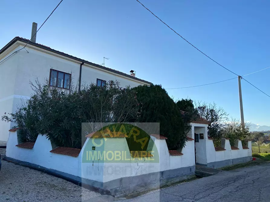 Immagine 7 di Villa in vendita  in Contrada Tratturo a Gissi