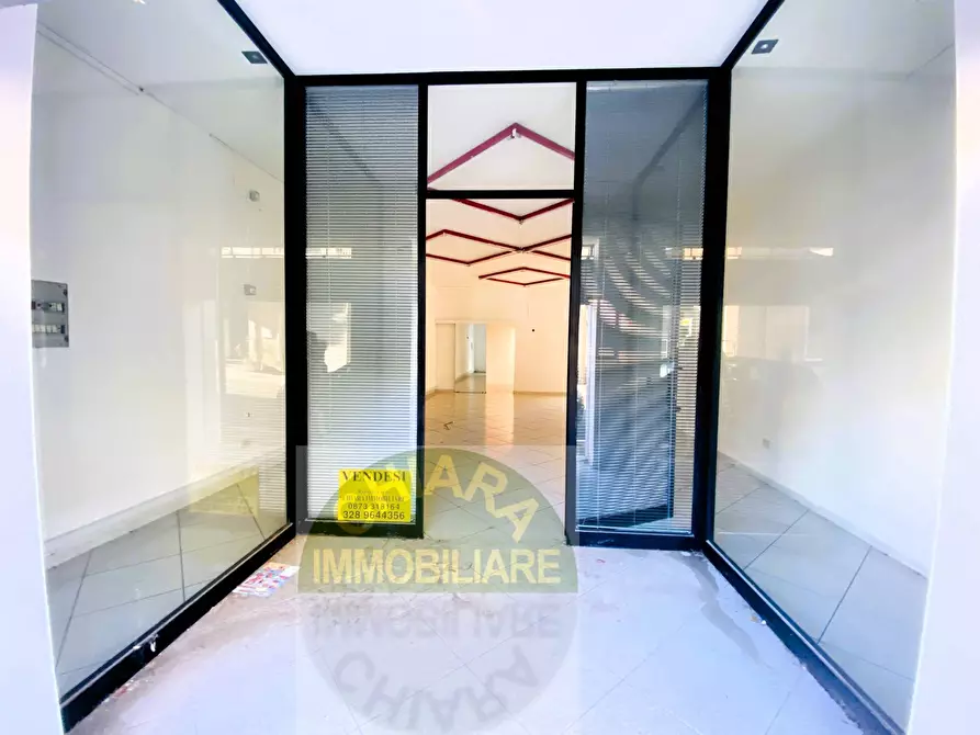 Immagine 7 di Locale commerciale in vendita  in Corso Duca degli Abruzzi 5 a Cupello
