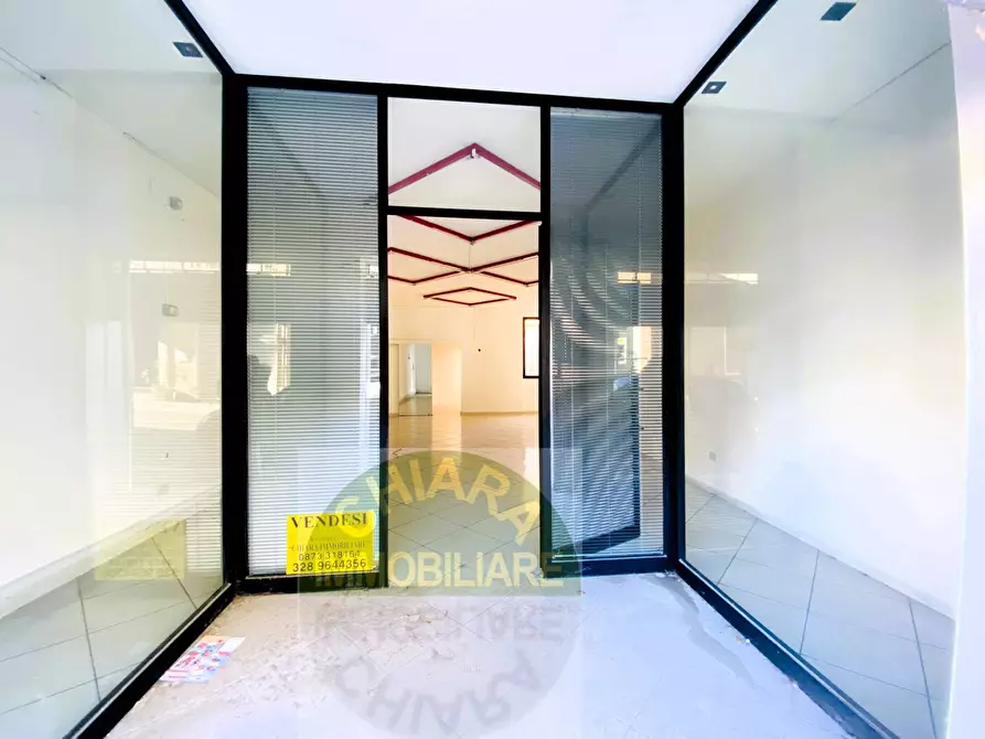 Immagine 1 di Locale commerciale in vendita  in Corso Duca degli Abruzzi 5 a Cupello