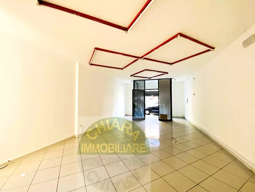 Immagine 3 di Locale commerciale in vendita  in Corso Duca degli Abruzzi 5 a Cupello