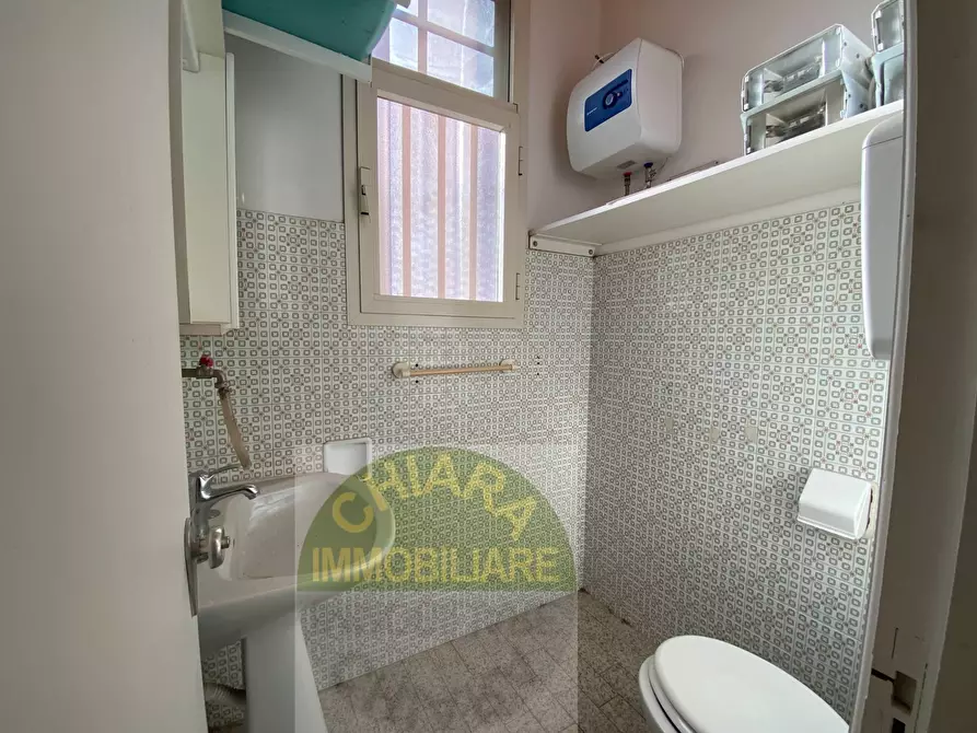 Immagine 12 di Locale commerciale in vendita  in Corso Duca degli Abruzzi 5 a Cupello