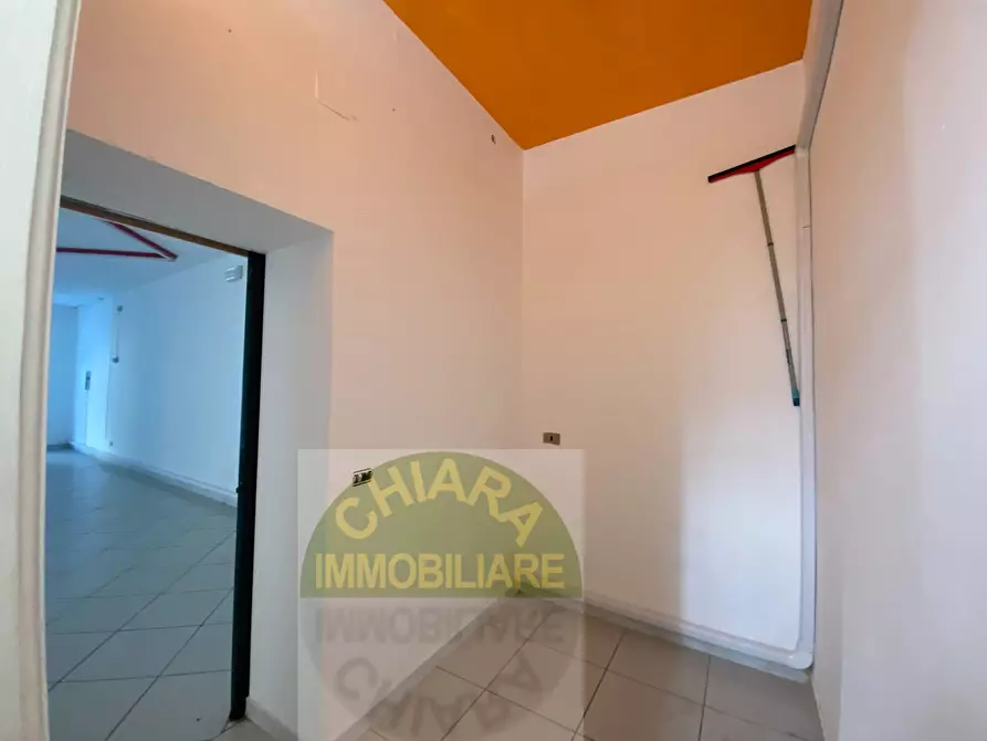 Immagine 13 di Locale commerciale in vendita  in Corso Duca degli Abruzzi 5 a Cupello