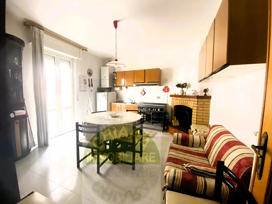 Immagine 3 di Casa semindipendente in vendita  in via Roma 11 a Carunchio