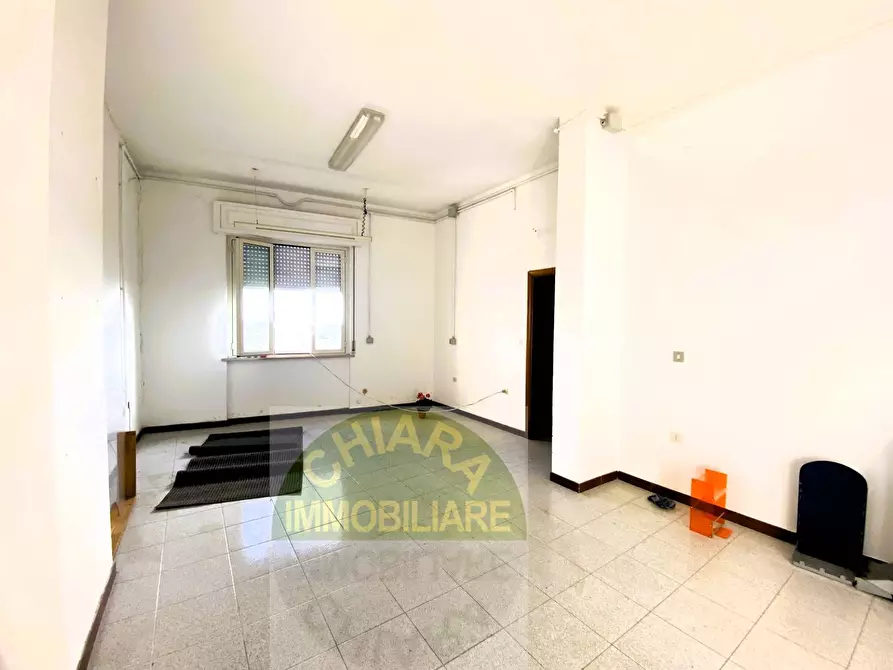 Immagine 3 di Locale commerciale in vendita  in Via Roma a Carunchio