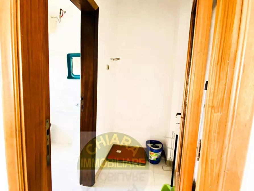 Immagine 10 di Locale commerciale in vendita  in Via Roma a Carunchio