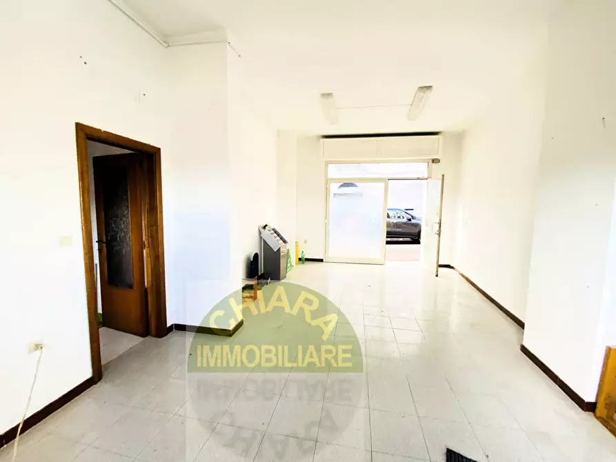 Immagine 1 di Locale commerciale in vendita  in Via Roma a Carunchio