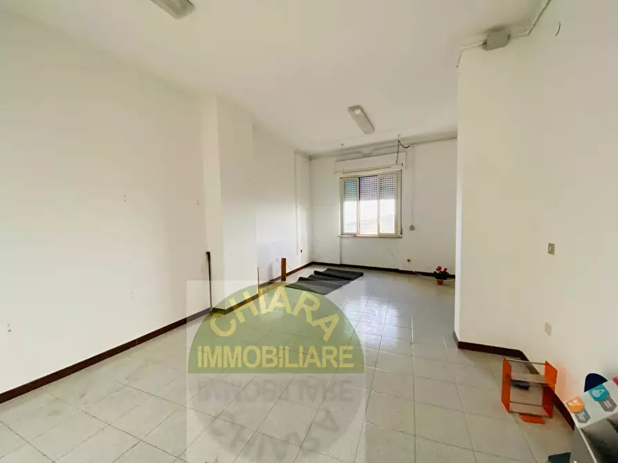 Immagine 12 di Locale commerciale in vendita  in Via Roma a Carunchio