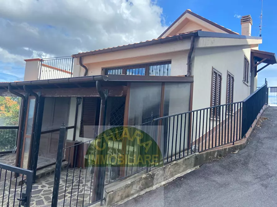 Immagine 27 di Villa in vendita  in Roma 21-2 a Carunchio