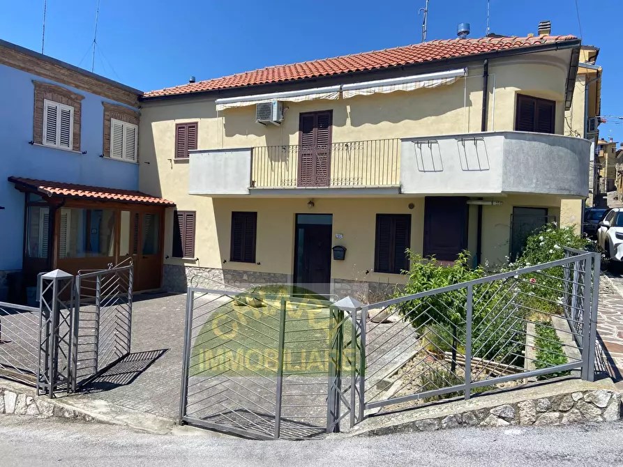 Immagine 1 di Casa semindipendente in vendita  in via San Rocco 20 a Carunchio