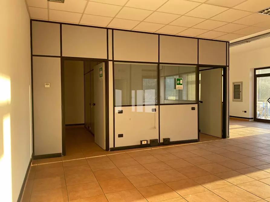 Immagine 7 di Locale commerciale in vendita  in Via Gramsci 65 a Giulianova