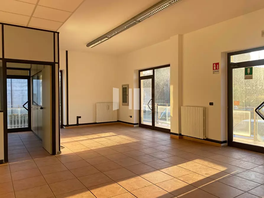 Immagine 13 di Locale commerciale in affitto  in Via Gramsci 65 a Giulianova