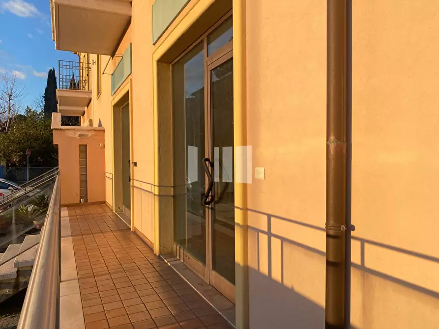 Immagine 19 di Locale commerciale in affitto  in Via Gramsci 65 a Giulianova