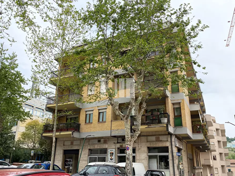 Immagine 1 di Appartamento in vendita  in Alfonso Cipollone 52 a Teramo