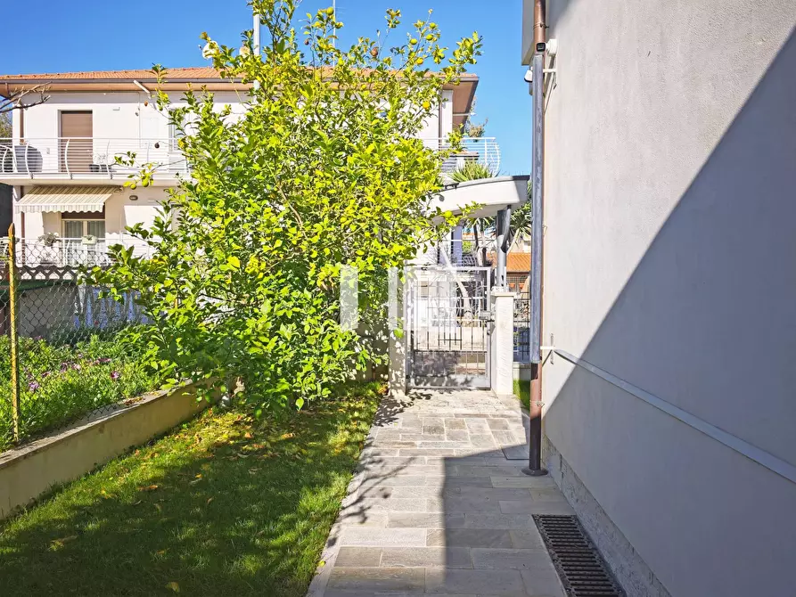 Immagine 12 di Villa in vendita  in Via Michetti 17 a Giulianova