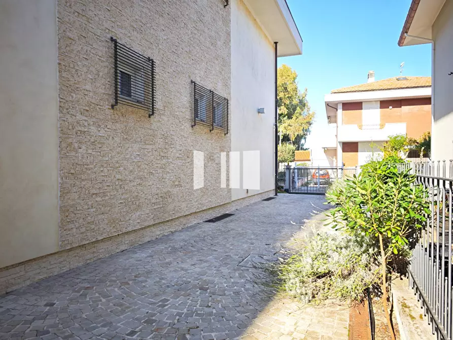 Immagine 8 di Villa in vendita  in Via Michetti 17 a Giulianova