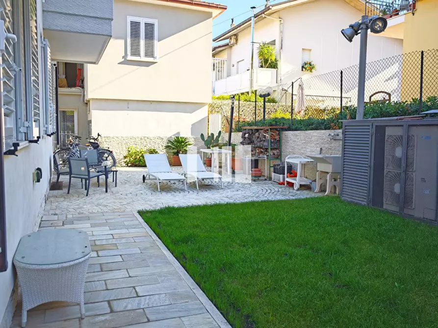 Immagine 10 di Villa in vendita  in Via Michetti 17 a Giulianova