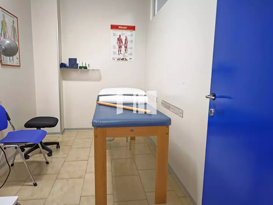 Immagine 11 di Ufficio in vendita  in Via Ippolito Nievo 37 a Giulianova