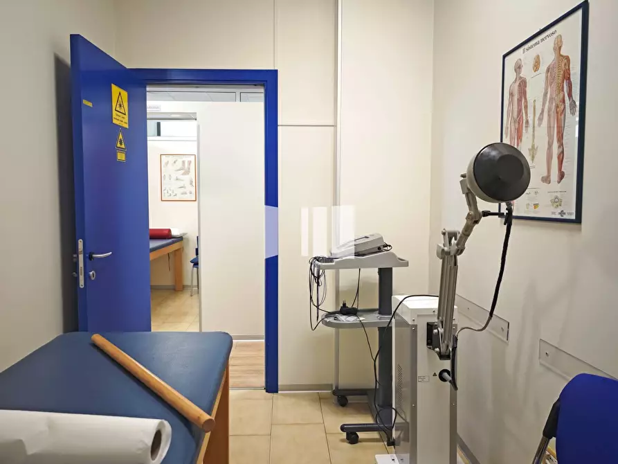 Immagine 12 di Ufficio in vendita  in Via Ippolito Nievo 37 a Giulianova