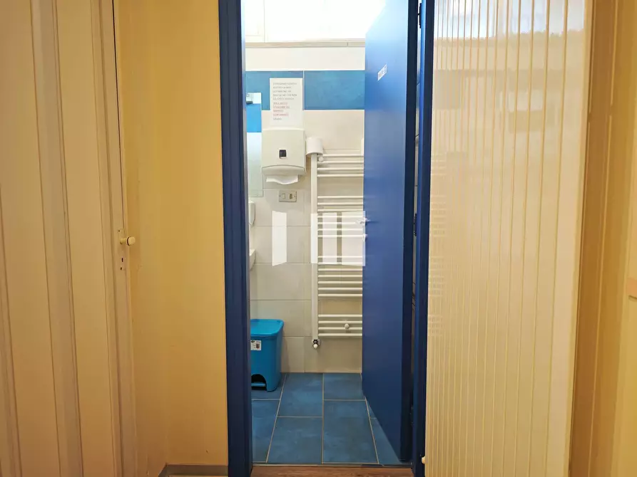 Immagine 25 di Ufficio in vendita  in Via Ippolito Nievo 37 a Giulianova