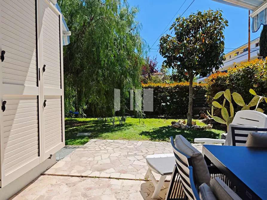 Immagine 25 di Villa in vendita  in Via Vittorio Alfieri 12 a Giulianova