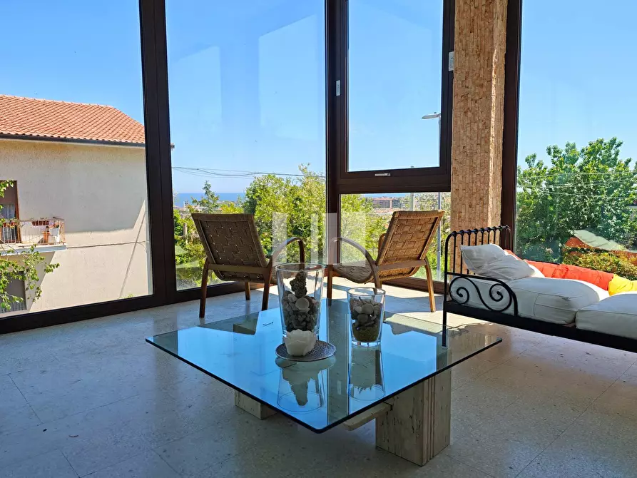 Immagine 1 di Villa in vendita  in Via Vittorio Alfieri 12 a Giulianova