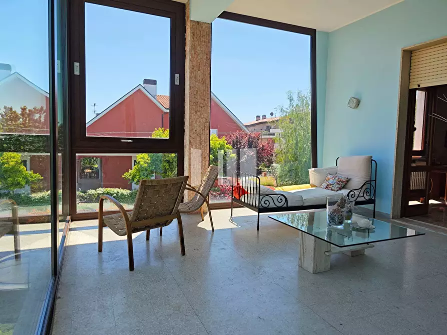 Immagine 2 di Villa in vendita  in Via Vittorio Alfieri 12 a Giulianova