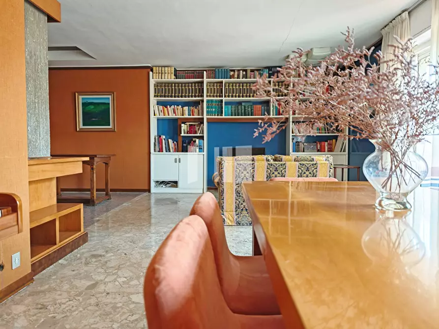 Immagine 3 di Appartamento in vendita  in CORSO CARLO DE MICHETTI 20 a Teramo