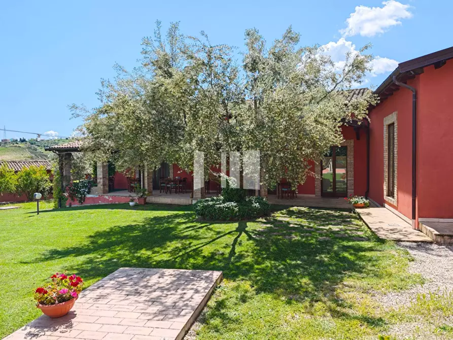 Immagine 13 di Villa in vendita  in Località Volpe 7 a Roseto Degli Abruzzi