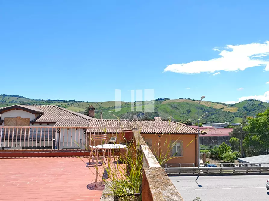 Immagine 2 di Appartamento in vendita  in Viale Europa a Teramo